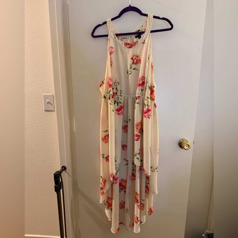 Torrid Floral High-Low Blouse - Cream and Pink